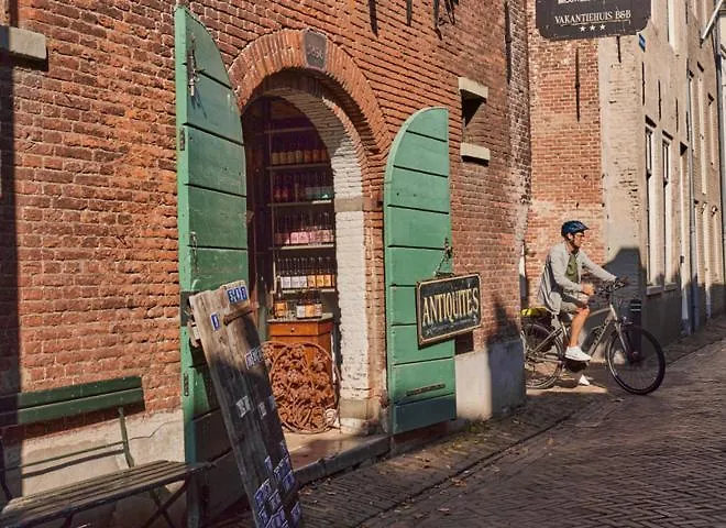 בית נופש Wijnpakhuis Den Bosch דן בוש